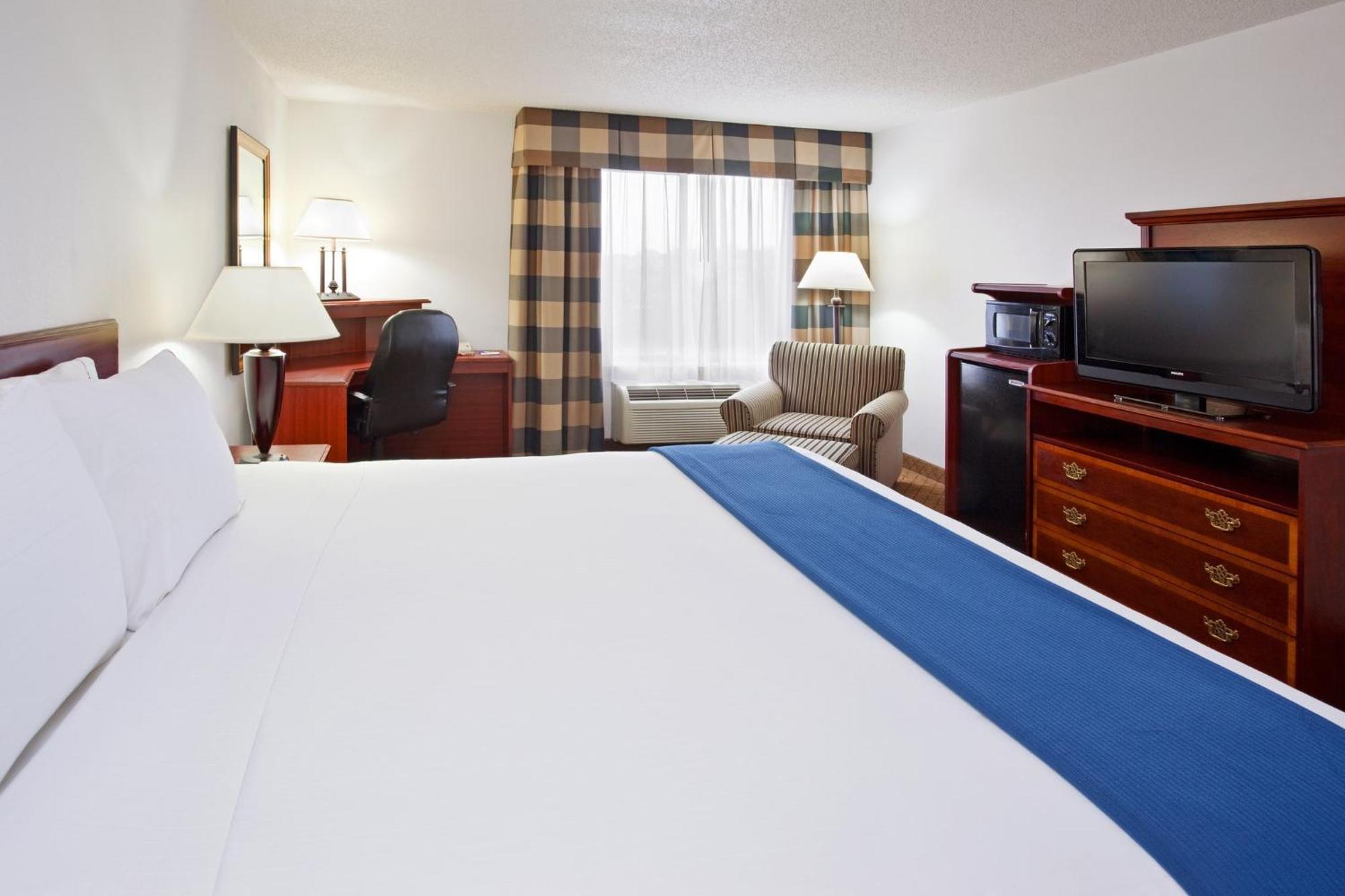 Holiday Inn Express & Suites Alliance By Ihg Exterior foto
