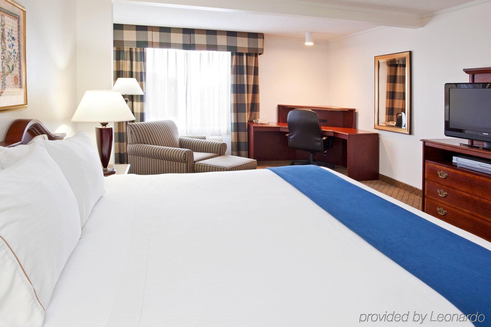 Holiday Inn Express & Suites Alliance By Ihg Cameră foto